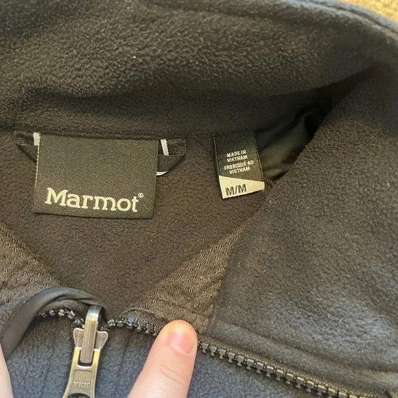 Marmot Full Zip Black Fleece- Size Medium black in color - Picture 4 of 5